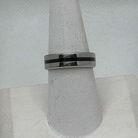 Brand New!! Size 5 1/2 Titanium steel couple ring with black enamel inlay - Picture 1 of 2